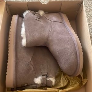 cinder grey mini ugg’s (NWT)